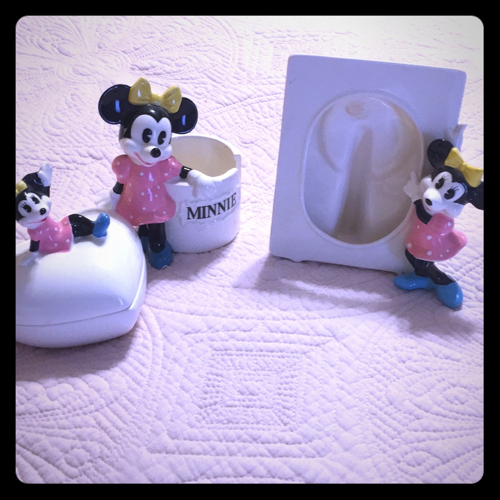 Minnie Mouse ceramic trio.